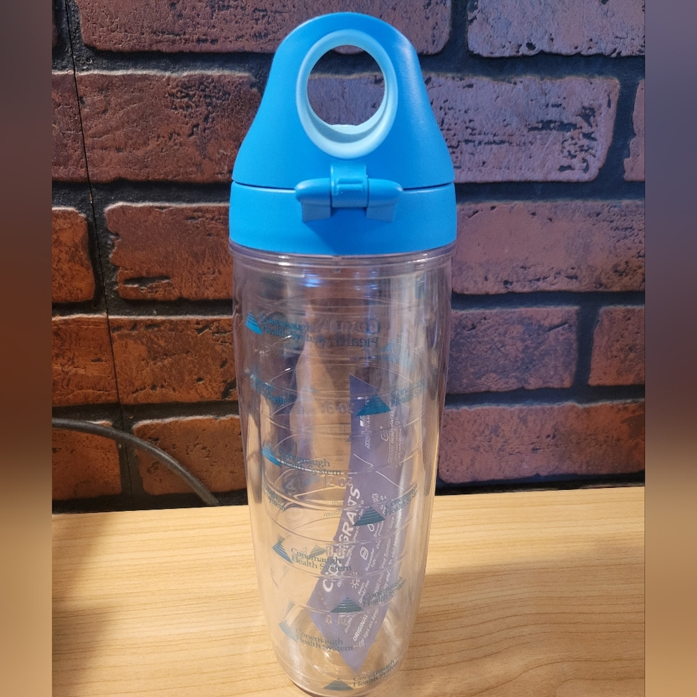 Conemaugh Health System Johnstown, PA Tervis Tumbler Bottle with Lid - Picture 4 of 7